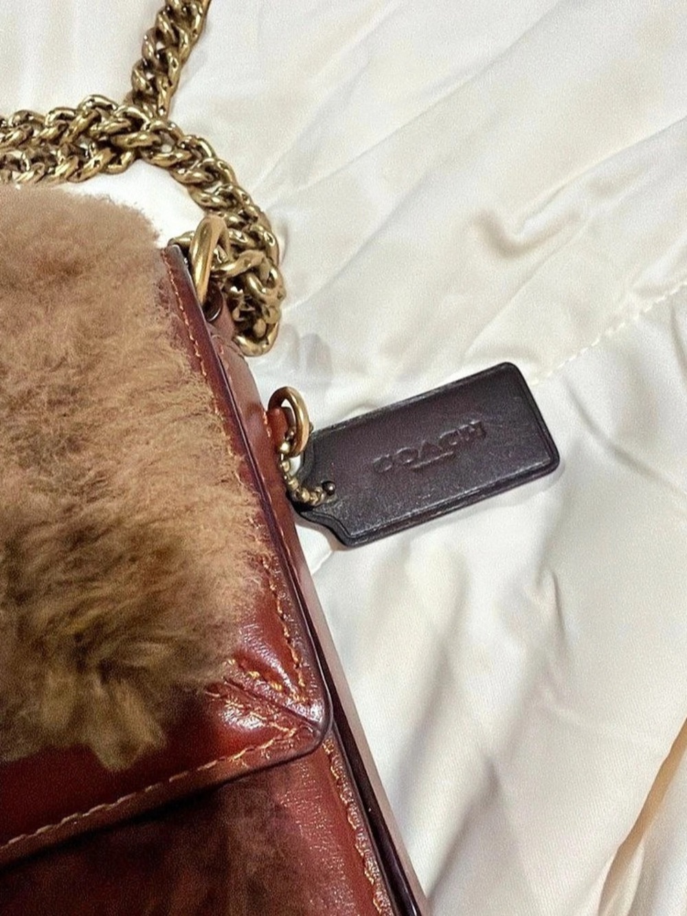 Coach Hutton Crossbody Bag in Shearling and Leather Shearling Brown & - Picture 3 of 4